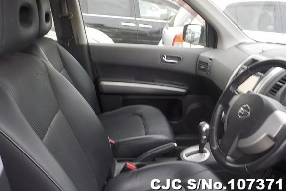 Nissan X-Trail in Silver for Sale Image 9